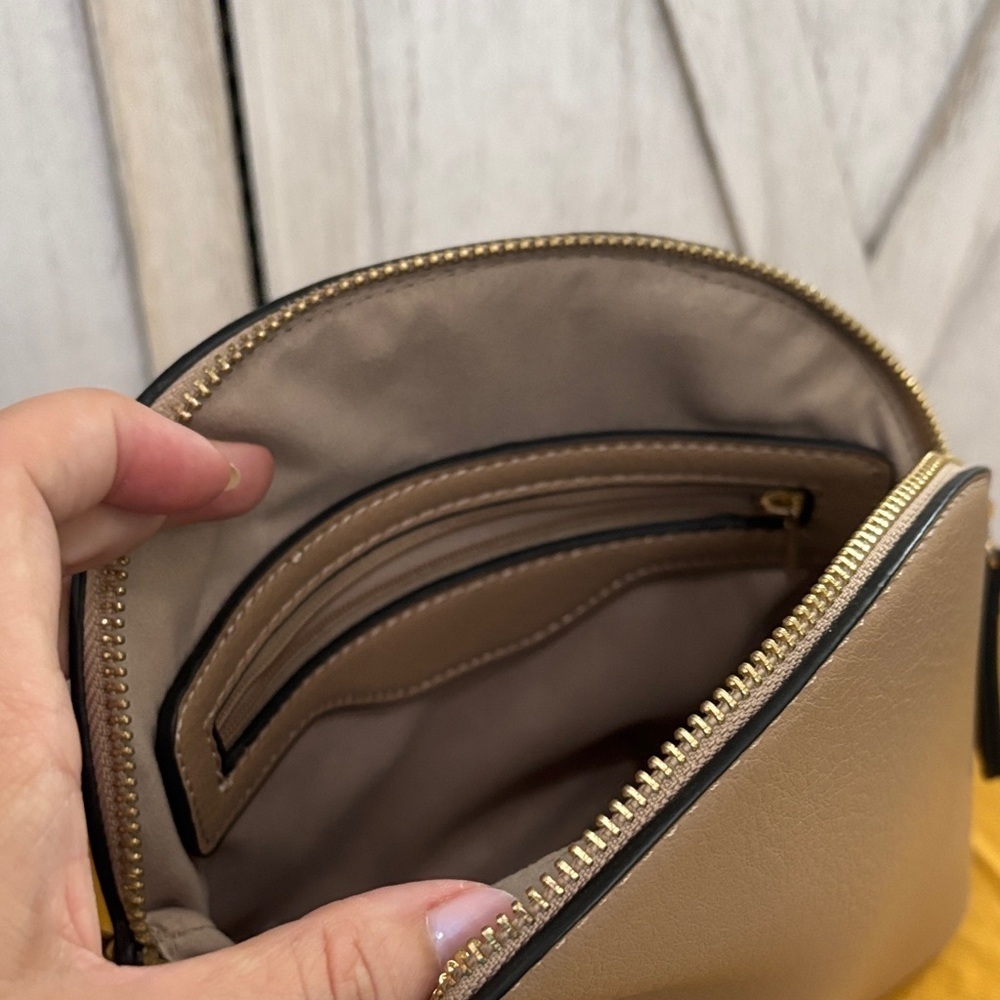 Elegant Tan Women's Bag Set - Picture 13 of 14